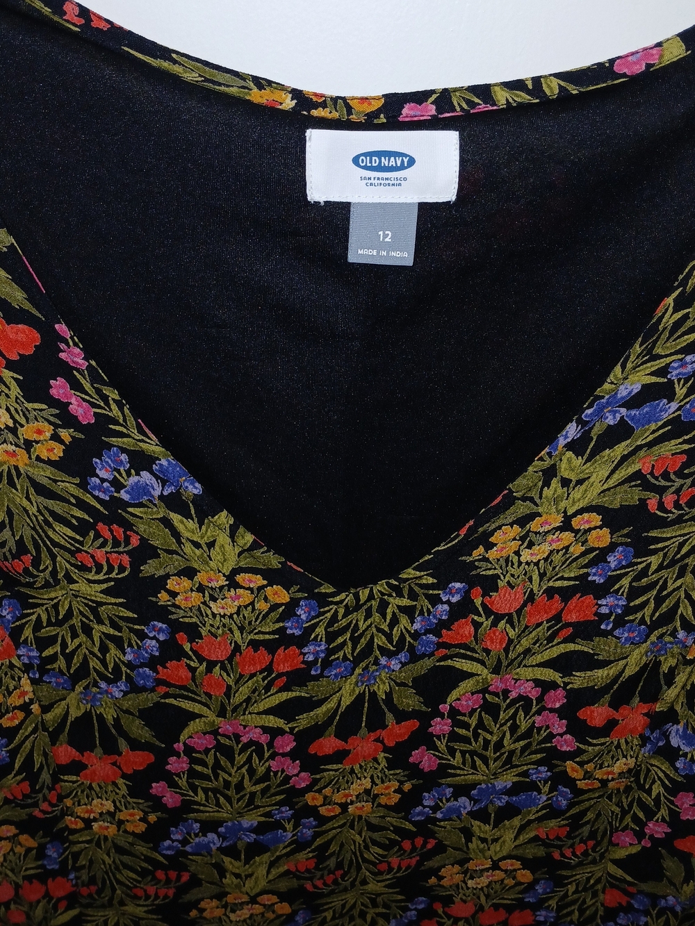 Old Navy Black Floral V-Neck Dress With Black Dress Lining Inside Size 12